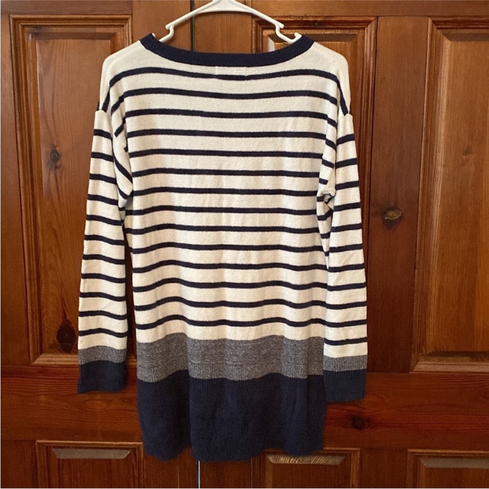 Barefoot Dreams Striped Navy and Cream Top - Picture 2 of 3